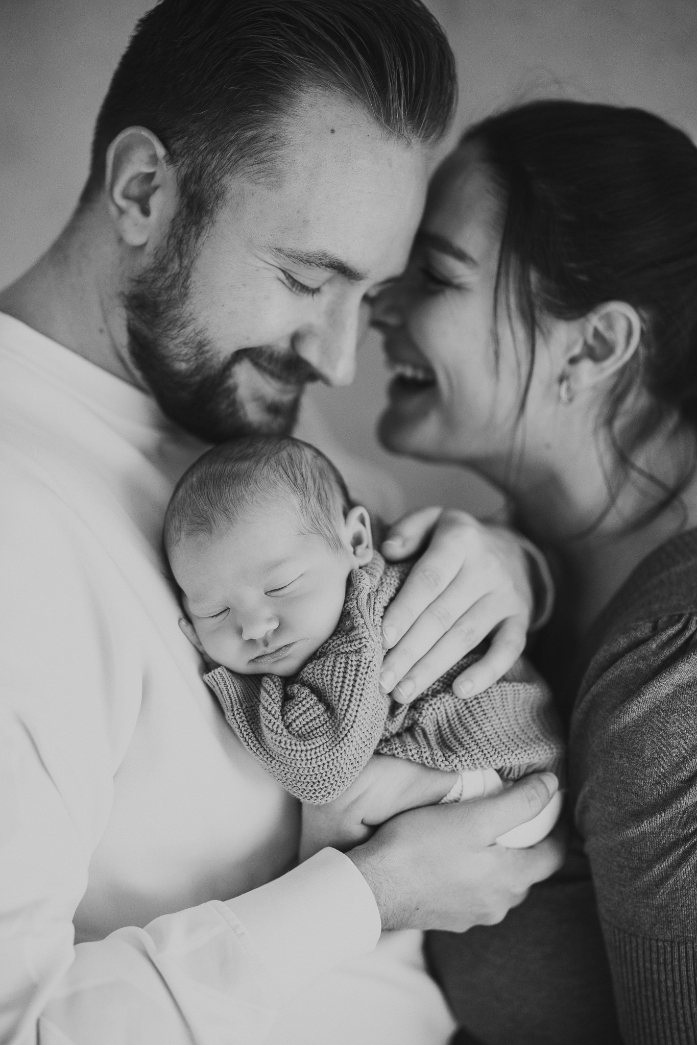 Intiem moment van de newbornfotoshoot